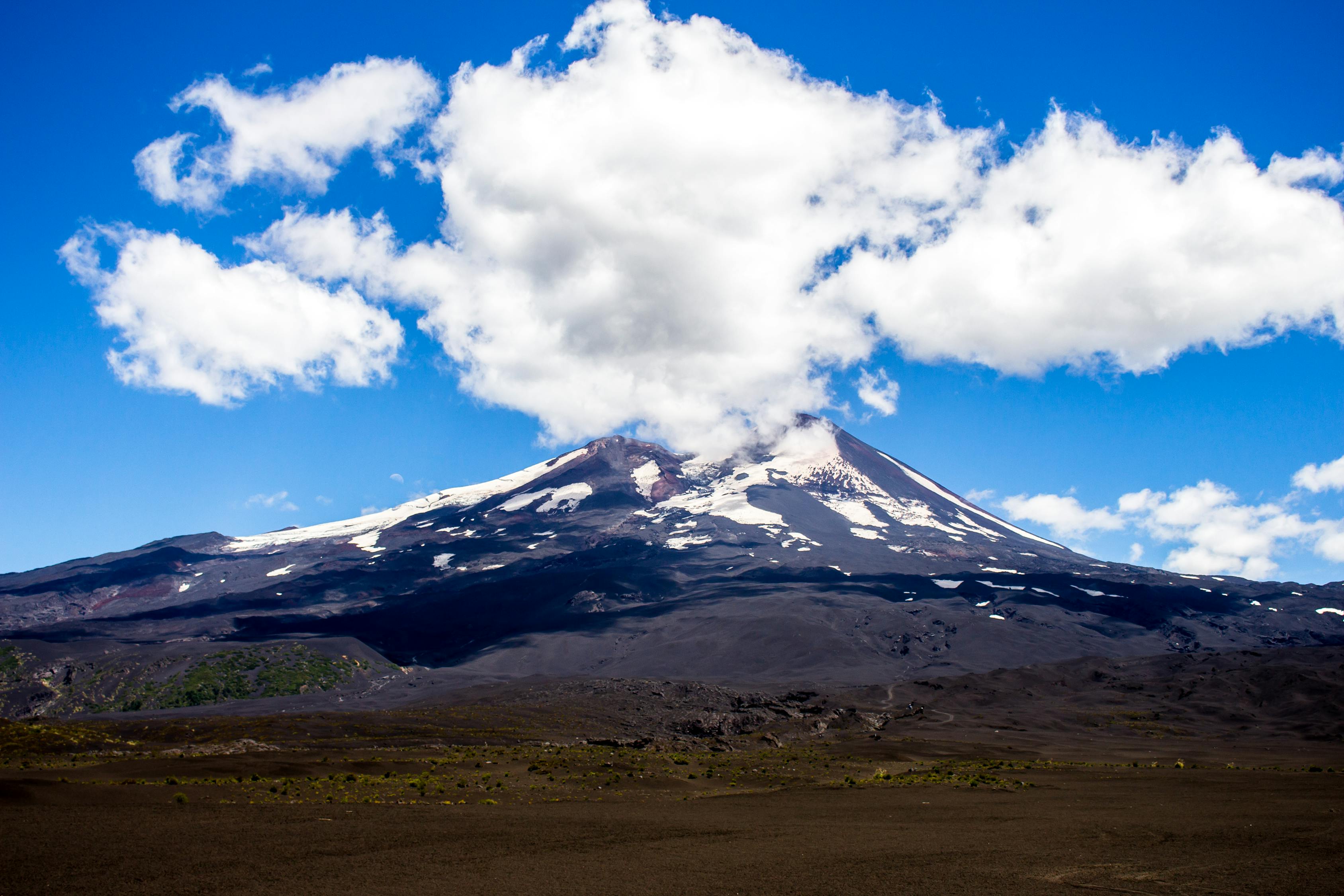 火山动态揭秘，地球内在力量的展现