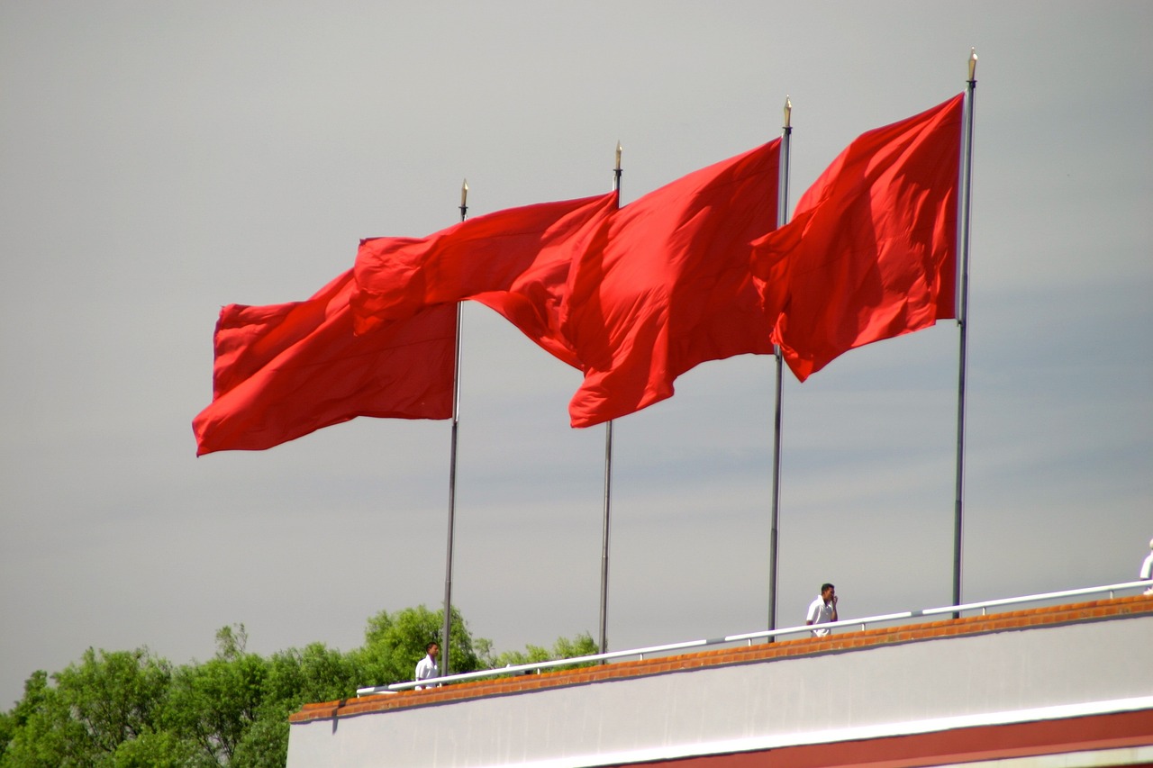 近期枪击事件频发，社会警钟长鸣