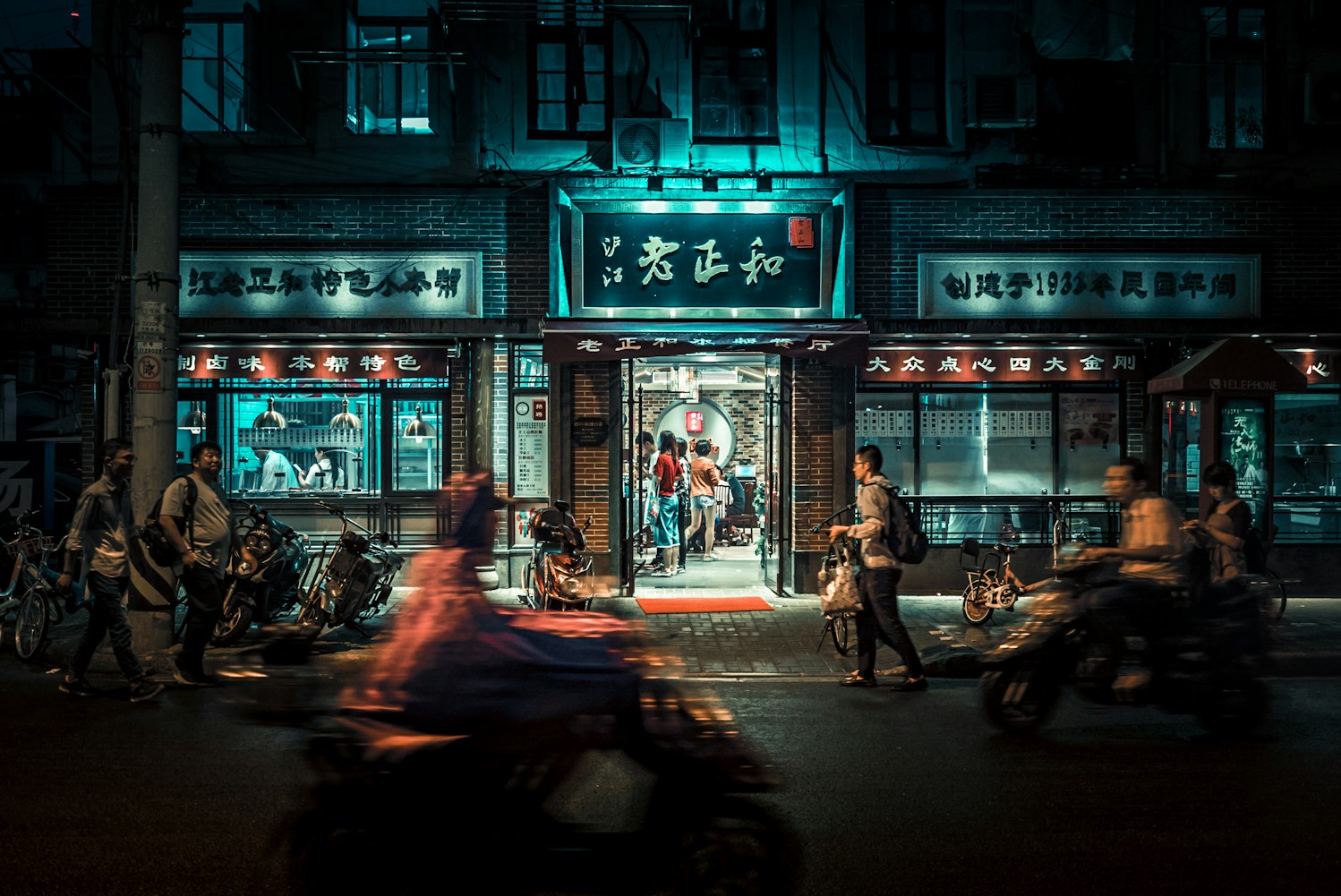 除暴电影，揭示黑暗，探寻正义之路