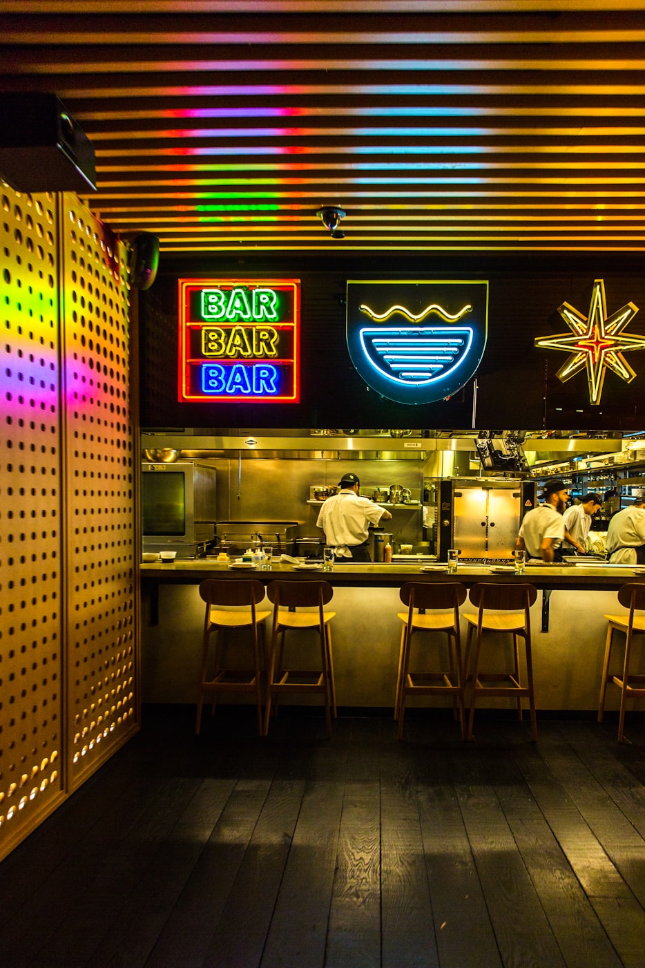 餐厅酒柜最新款式图片，时尚与实用完美结合的设计展示