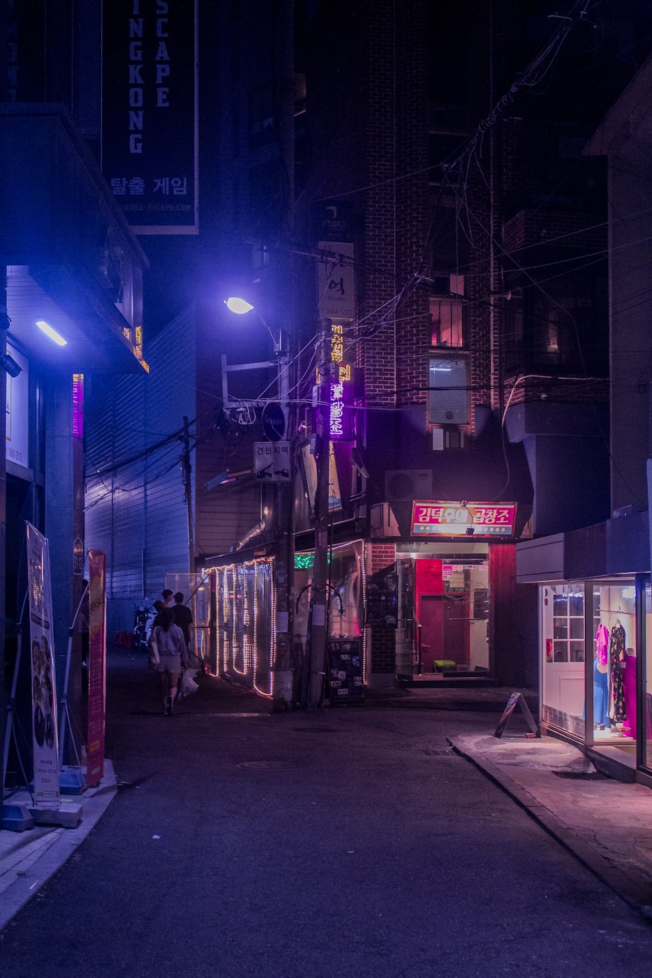 韩国最新丧尸片，末日之城生存探秘