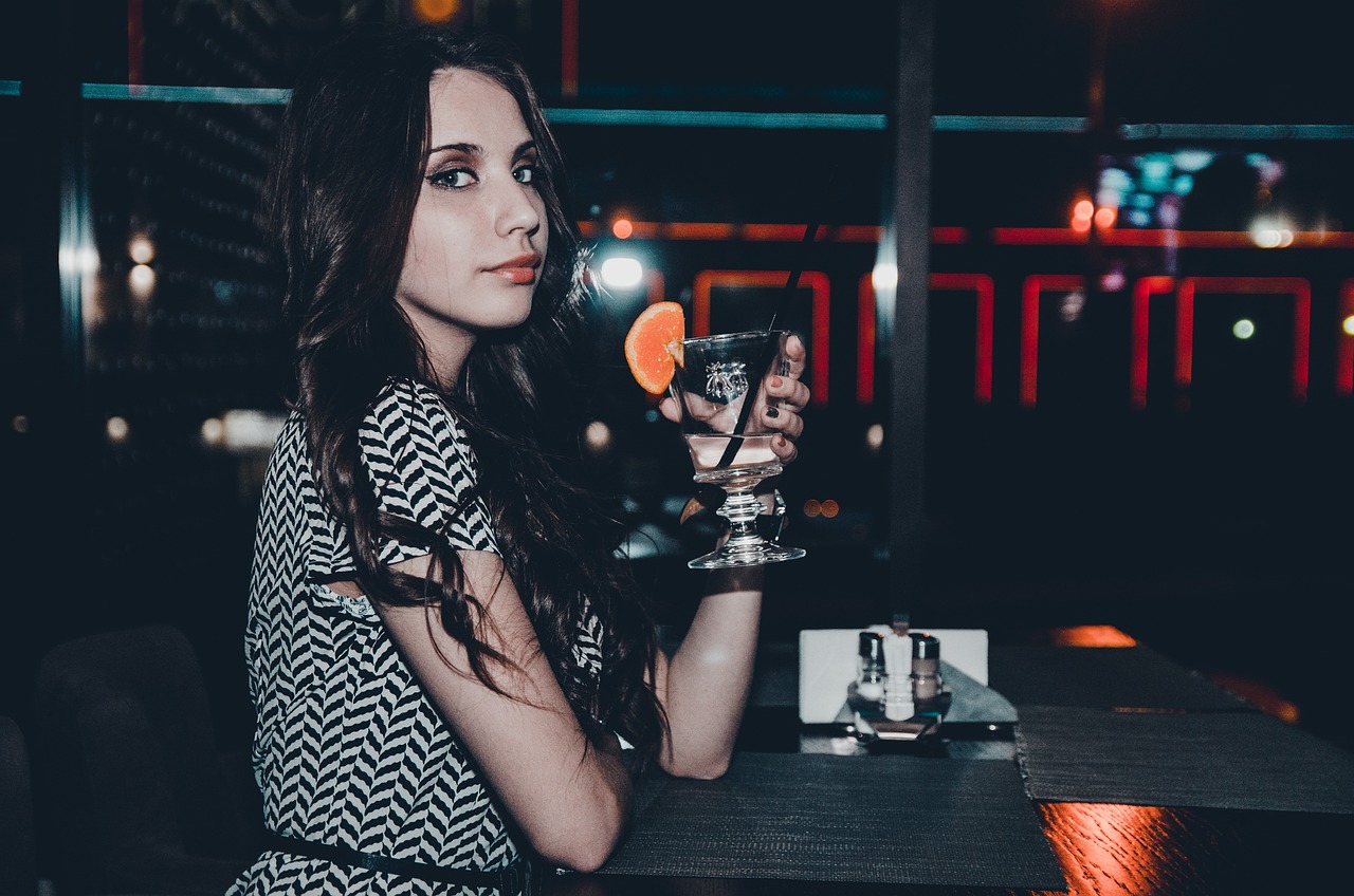 泡芙小姐电影，展现女性力量与青春印记的时尚都市传奇