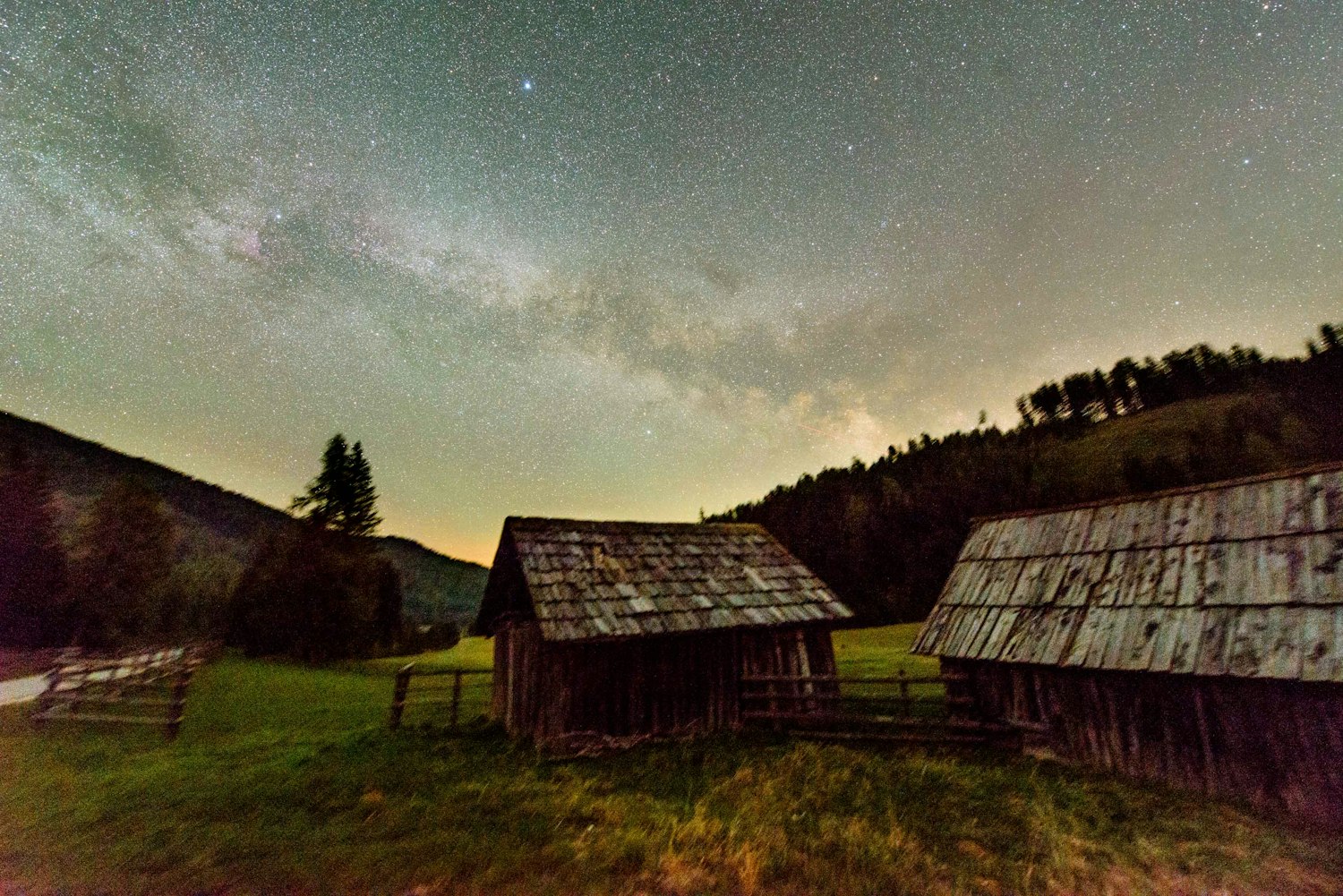 郑龙的足球生涯与个人成长历程探索，最新动态回顾