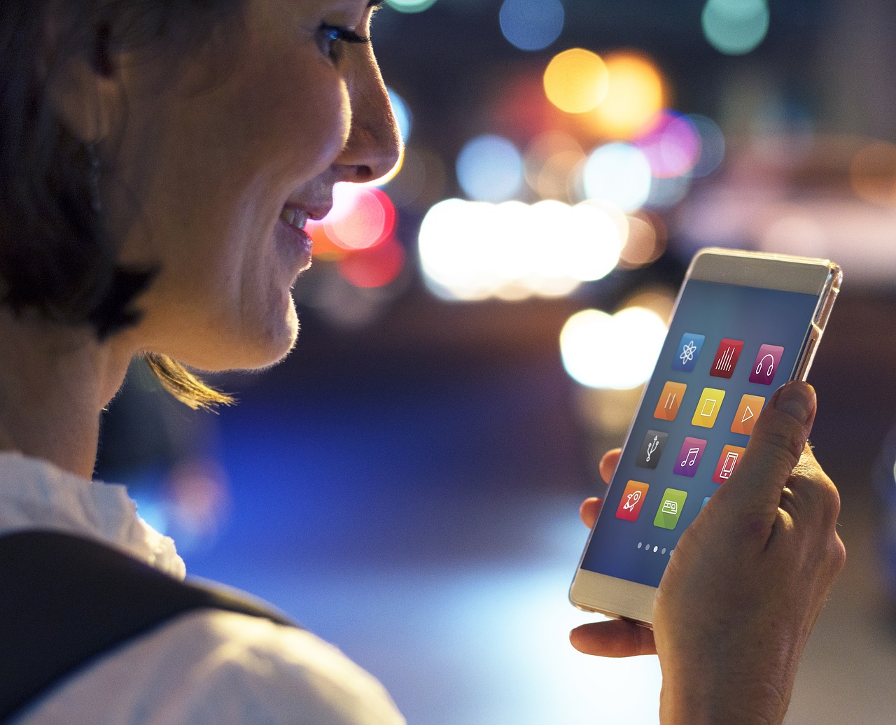 女生打架视频更新现象，背后的探讨与反思