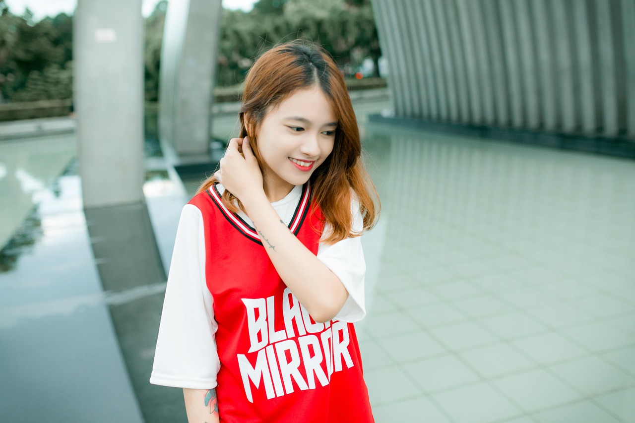 杨幂2017年写真集，时尚魅力完美呈现