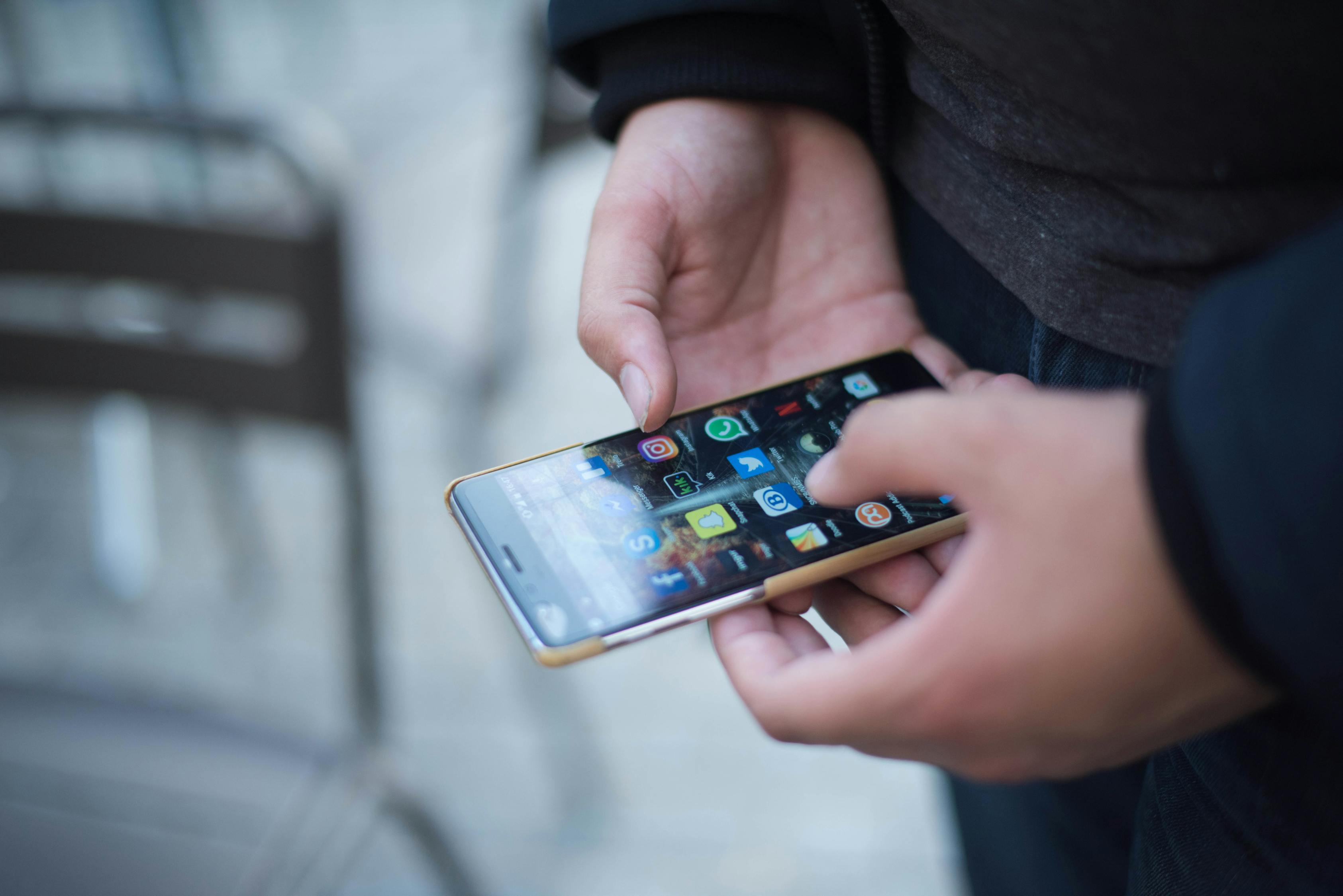 手机信息速览,现代生活的信息革命新视角