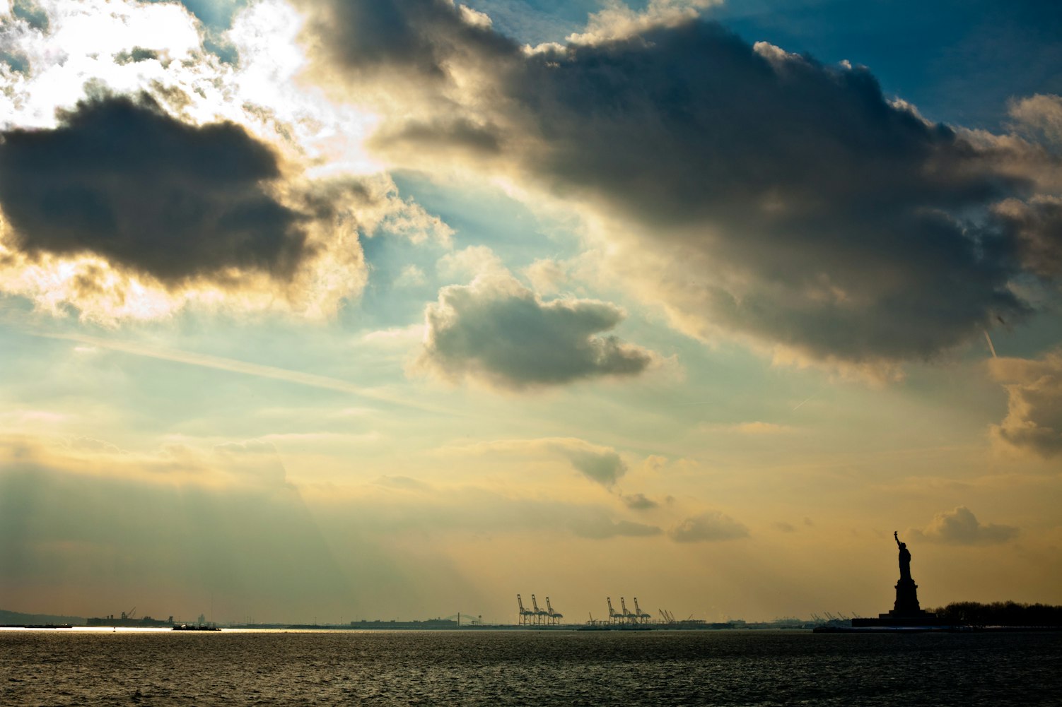 柠檬电影，点亮生活的光影魔法之旅