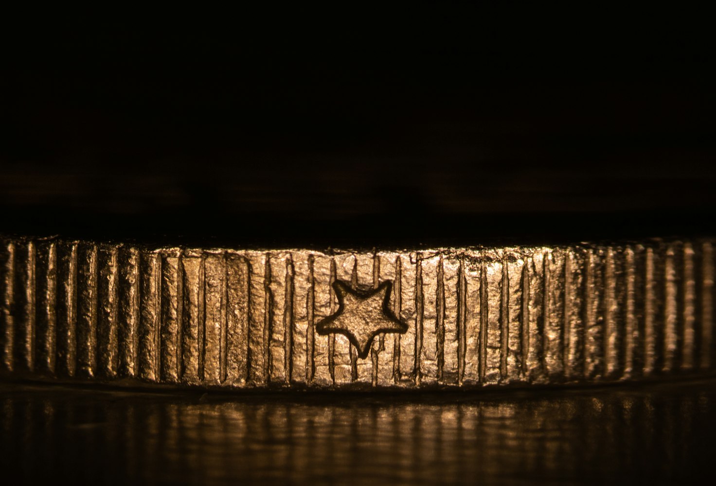 黄金工艺创新动态,探索未来黄金制品新领域的发展前景