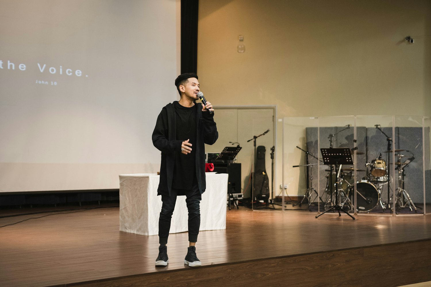 最新时尚穿搭分享,探索潮流前沿的灵感与趋势揭秘