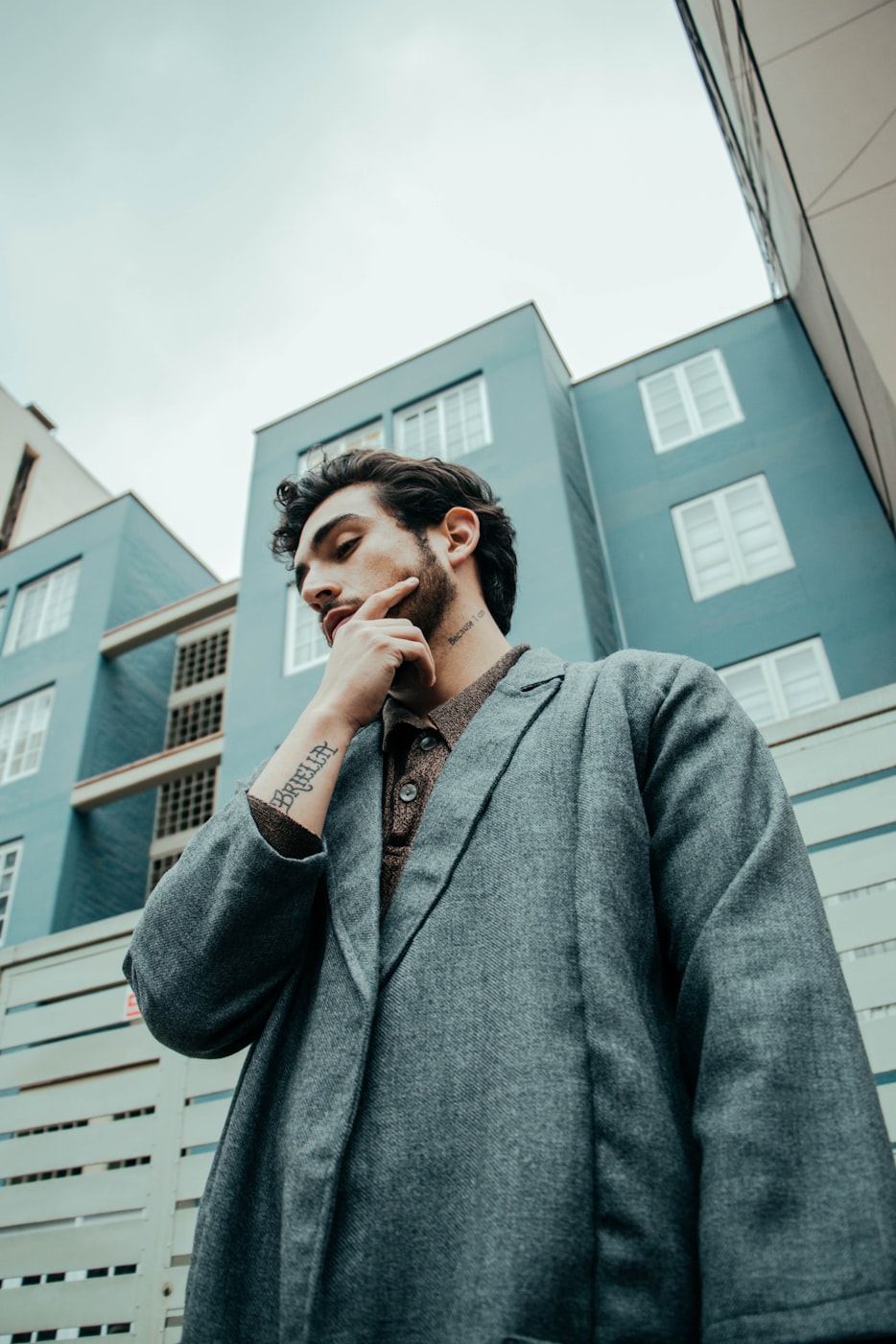 60岁以上男演员的魅力与影响,银幕巨星到生活见证