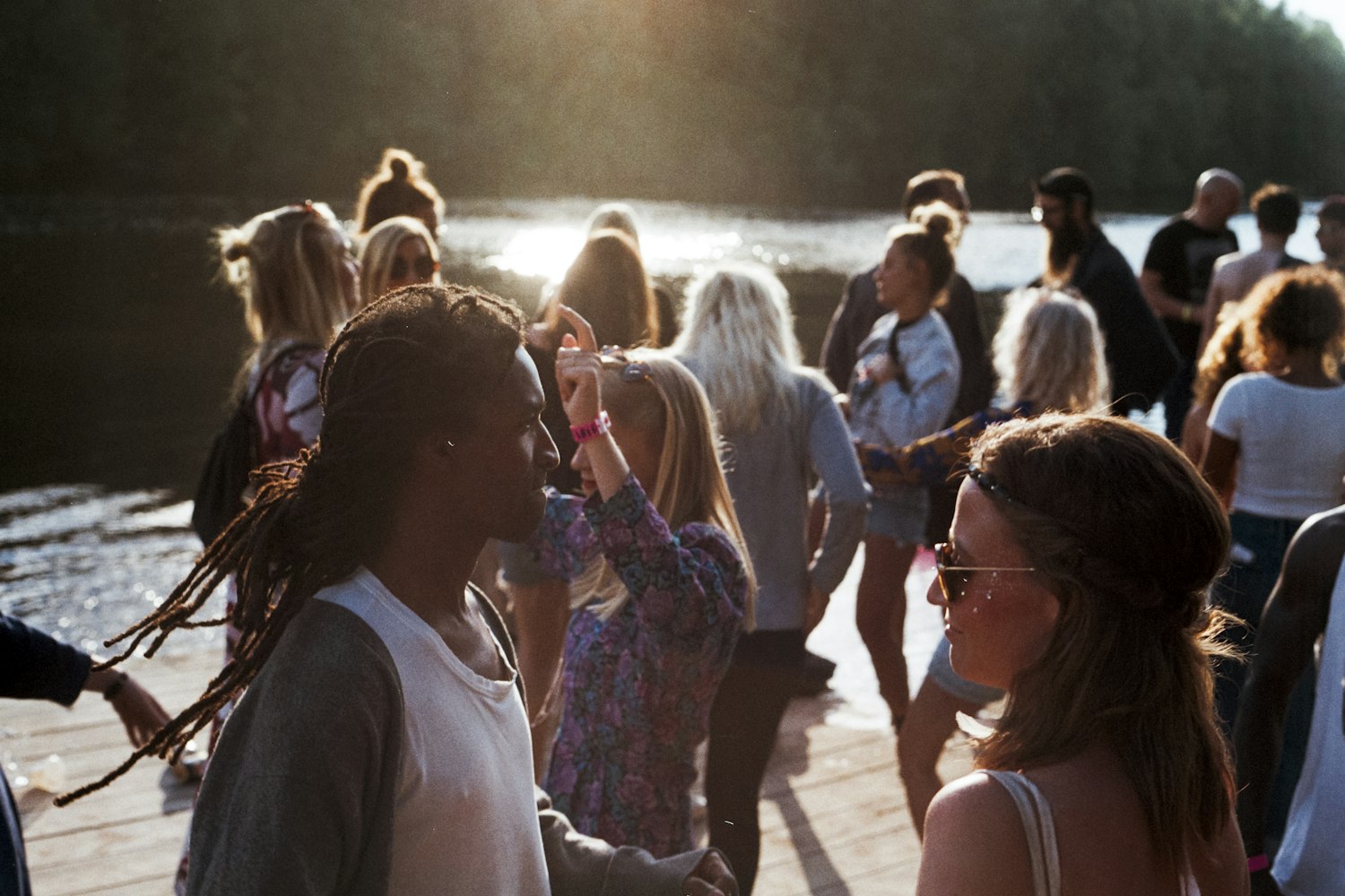 比赛跳舞游戏，舞动青春，竞技乐趣无限！