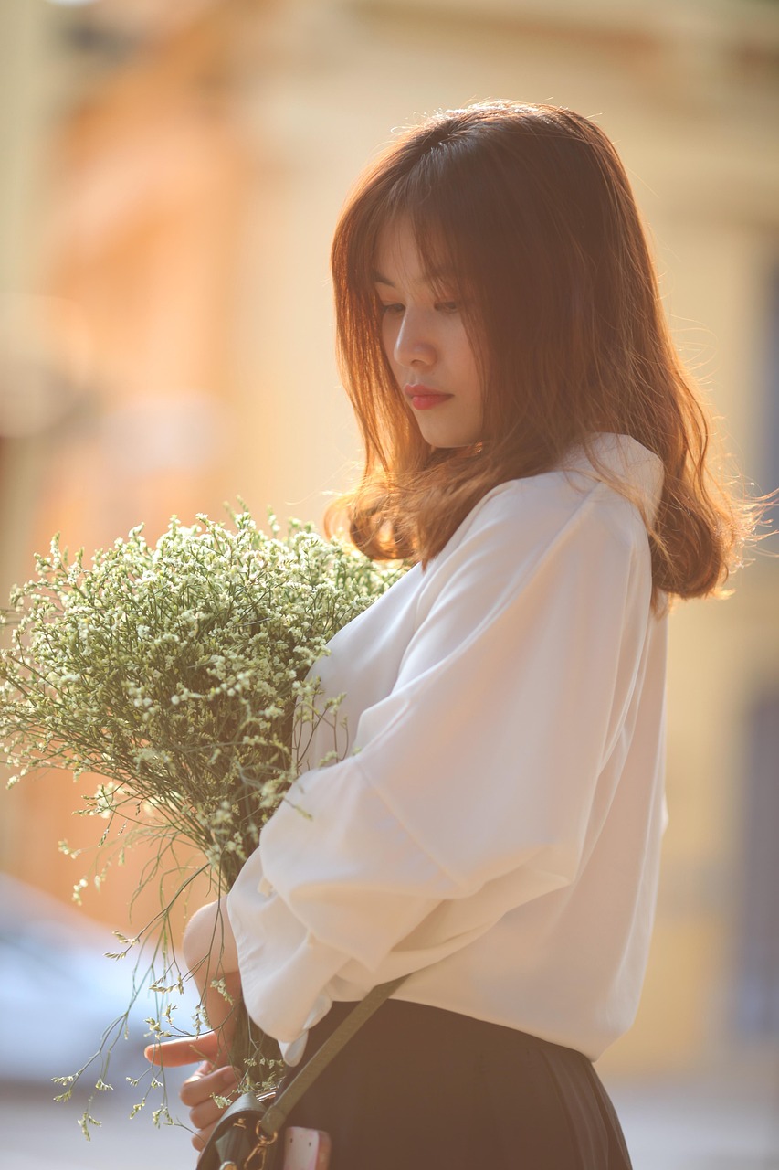 演员方芳，演艺之路的闪耀之星