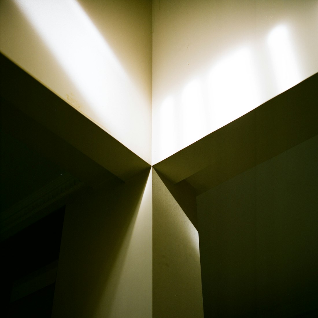 探寻最佳电视机品牌,哪个牌子的电视机质量最优秀?