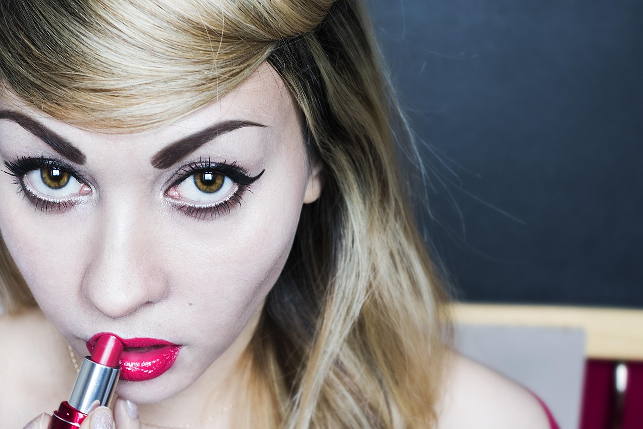 最新款口红,时尚潮流的新宠,魅力与影响力的展现