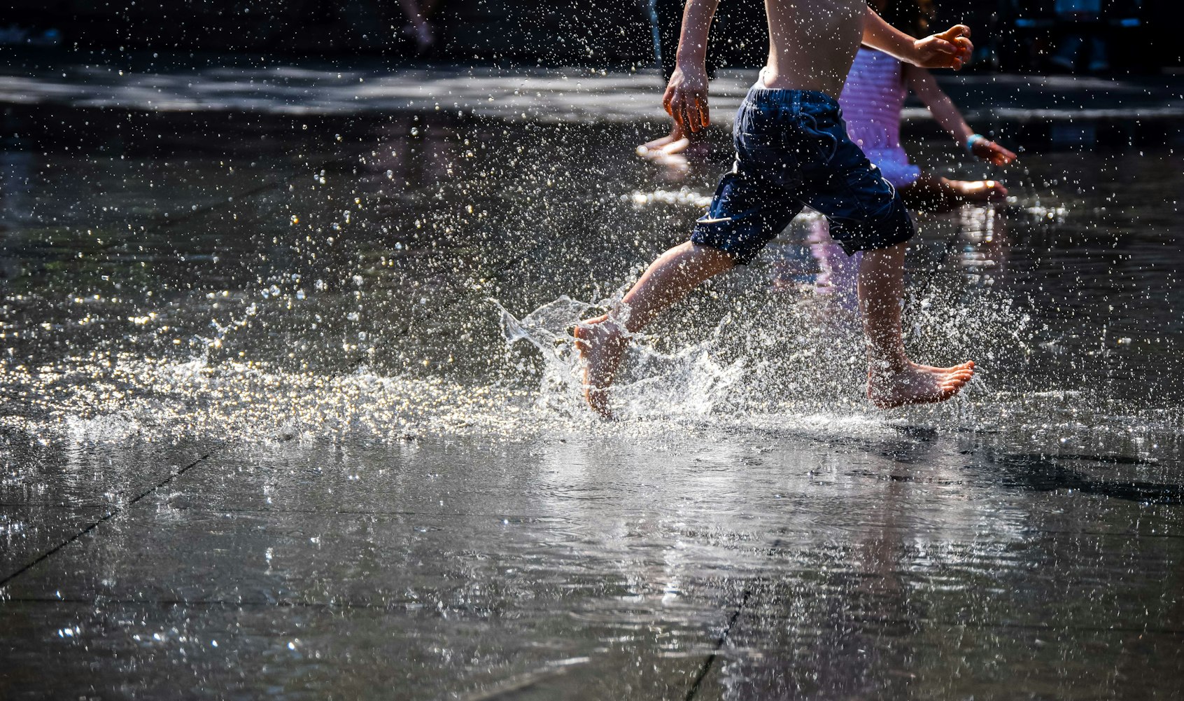 美国女子橄榄球比赛的激情与魅力展现
