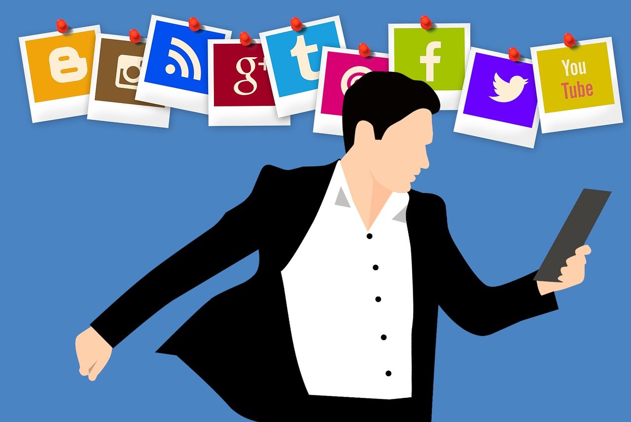 明星人大代表的角色转换与社会责任担当